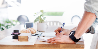 Illustration for article titled Standing Desk Benefits